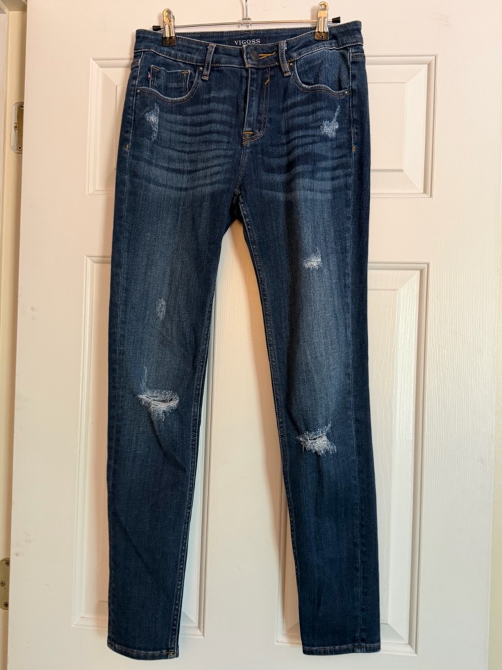 Vigoss Distressed Skinny Jeans - Lived in edgy look curve hugging fit